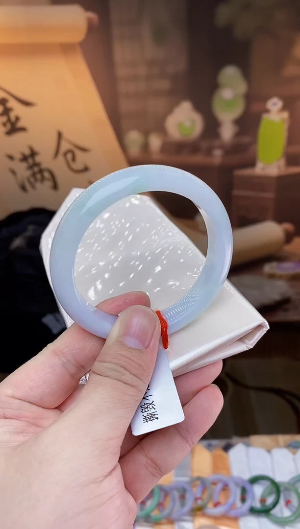 未镶嵌手镯翡翠手镯