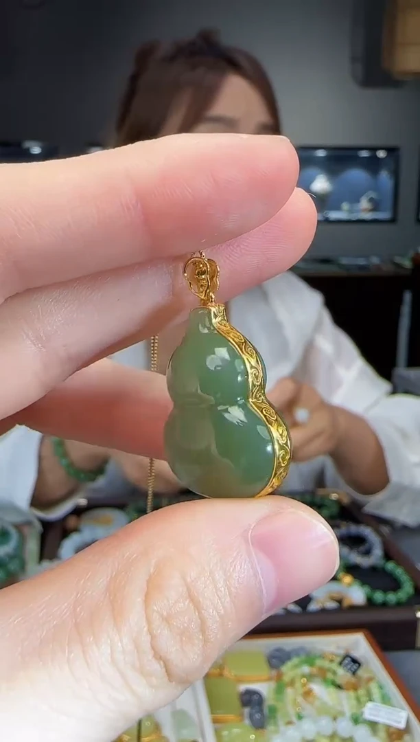 和田玉18K金镶嵌吊坠(不含链)1