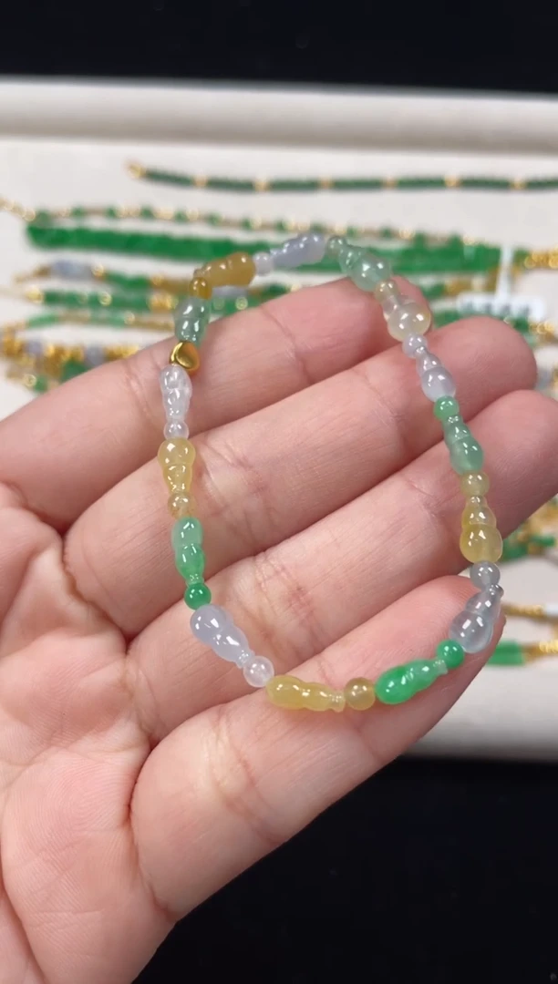 足金镶嵌手串翡翠一条   P285