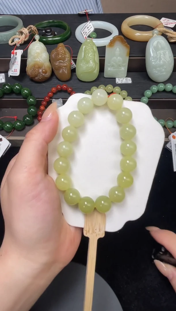 未镶嵌手串和田玉卡12若羌黄口 渐变9010906