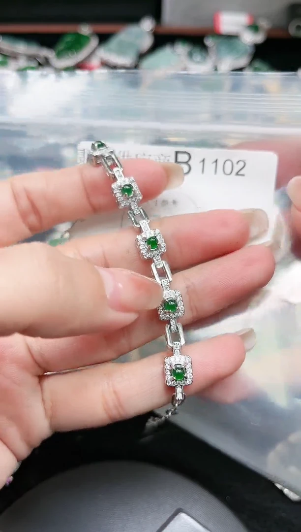 【闪购商品】翡翠颈饰未镶嵌赠皮绳1102