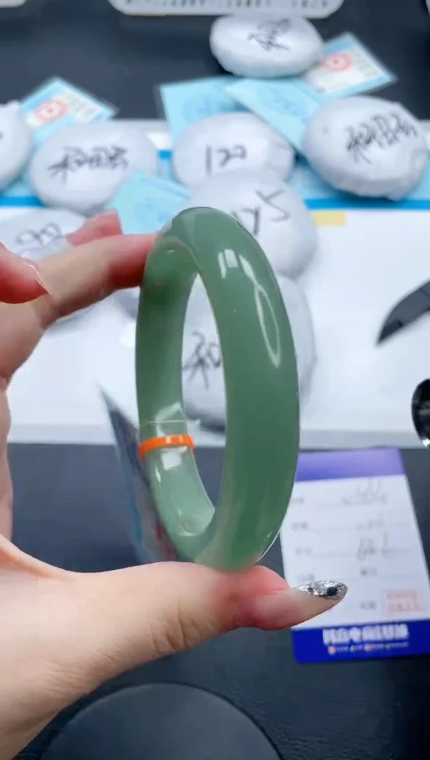 石英质玉手镯未镶嵌4V364-64