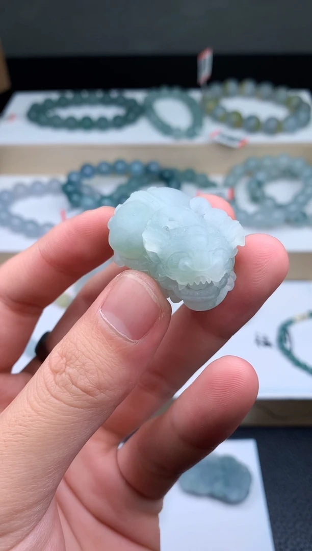 未镶嵌定制翡翠驭**行貔貅