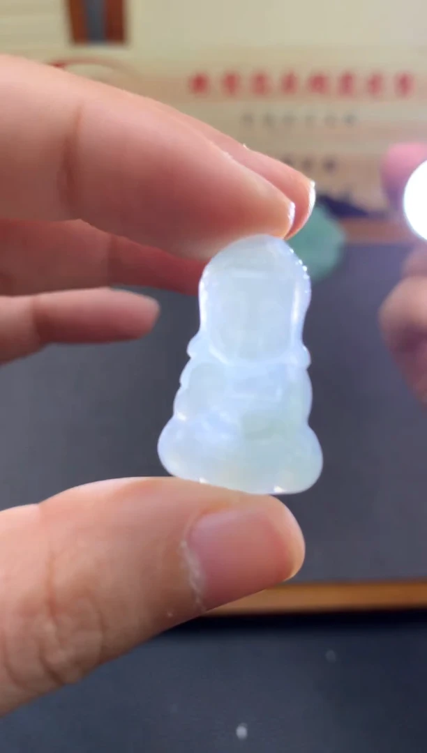 【闪购商品】翡翠颈饰未镶嵌///////////