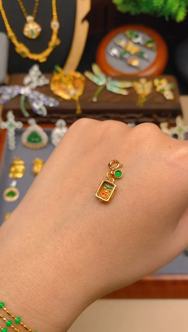 【闪购商品】翡翠吊坠(不含链)银S925镶嵌扎吉拉母