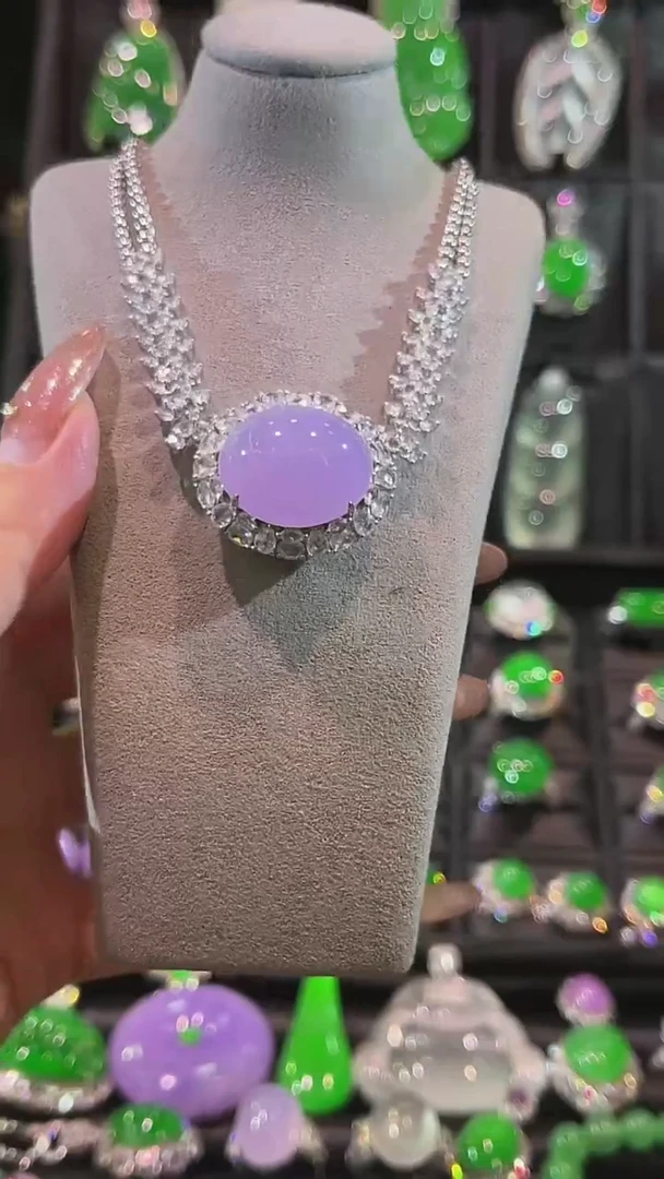 颈饰18K金镶嵌翡翠套链