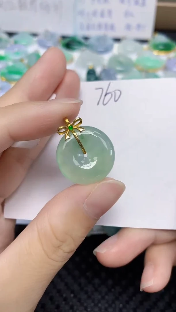 翡翠未镶嵌颈饰天然缅甸翡翠A货