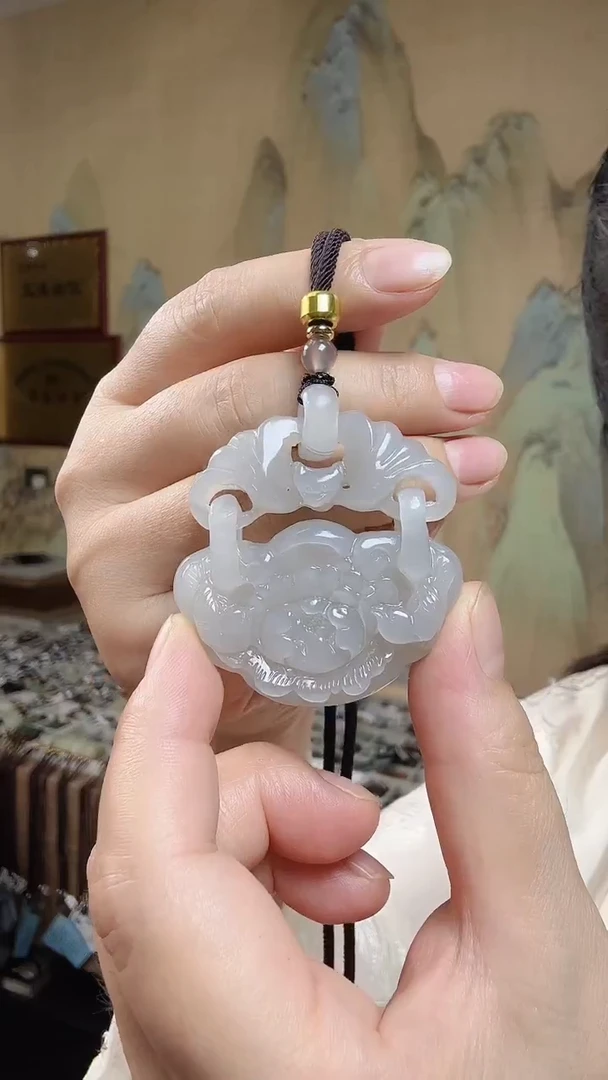 颈饰未镶嵌和田玉.