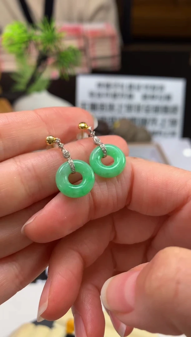 未镶嵌翡翠耳饰忆*---117626