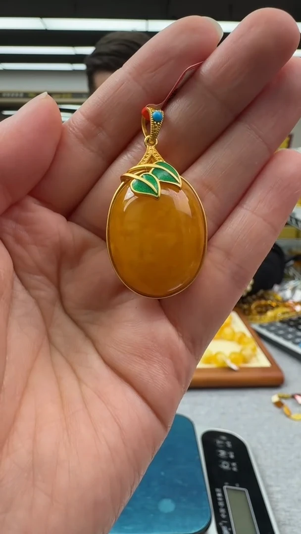【闪购商品】琥珀颈饰未镶嵌502秒拍号
