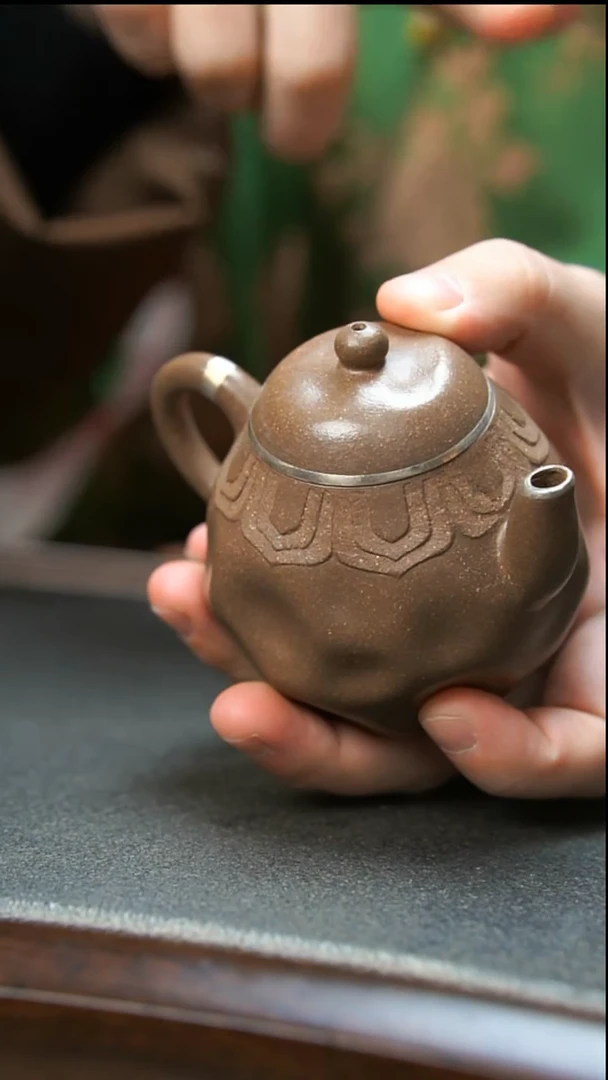 【闪购商品】紫砂茶壶包银手捏陶刻壶
