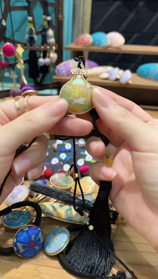 【闪购商品】【孤品车2.11】蟾宫织金项链毛衣链