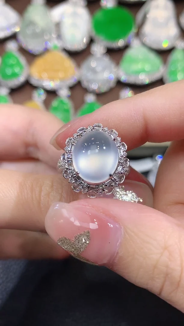 18K金镶嵌戒指翡翠C130