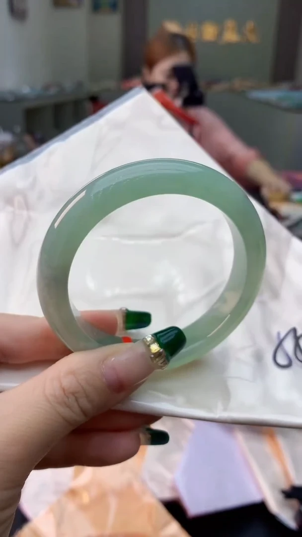 翡翠手镯未镶嵌0701374657