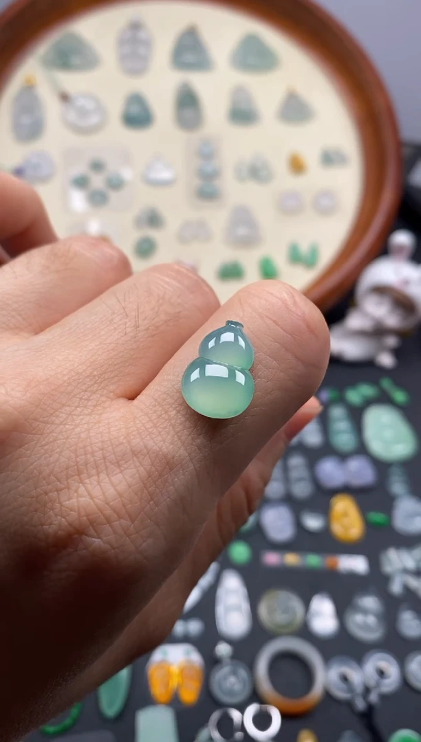 颈饰未镶嵌翡翠果緑葫芦/芬