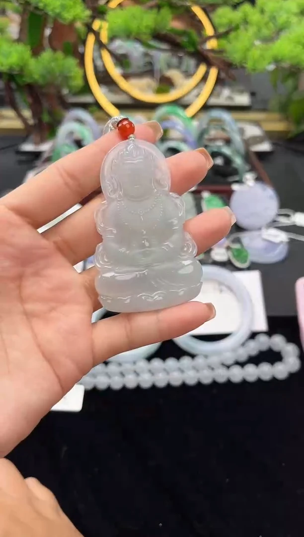 颈饰未镶嵌翡翠吊坠