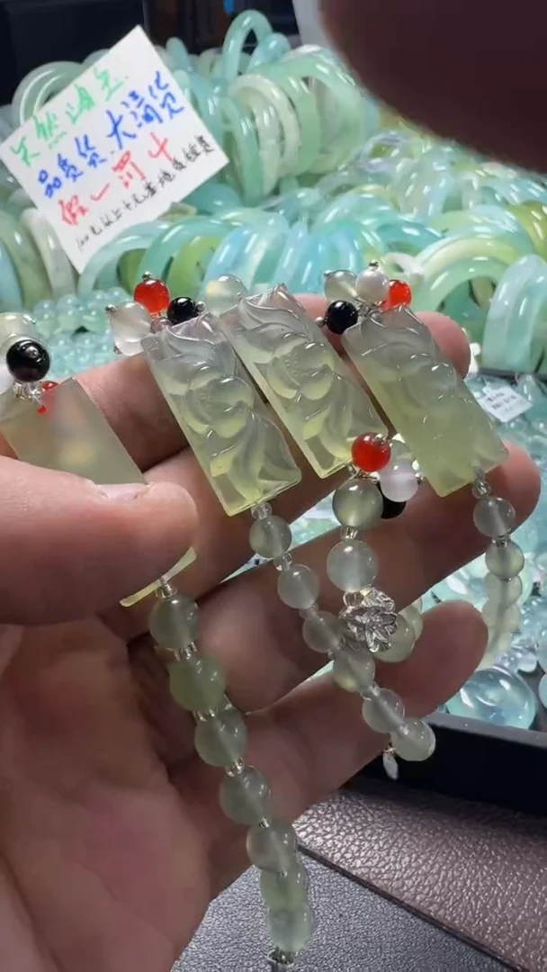 未镶嵌蛇纹石玉手镯1