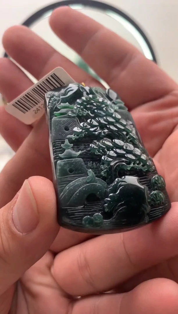 【闪购商品】翡翠颈饰未镶嵌山水牌