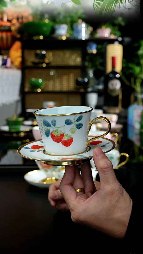 手工手绘草莓杯，，，，，，