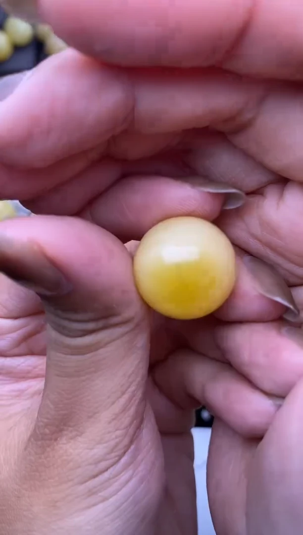 裸石琥珀未镶嵌大小姐珠宝60