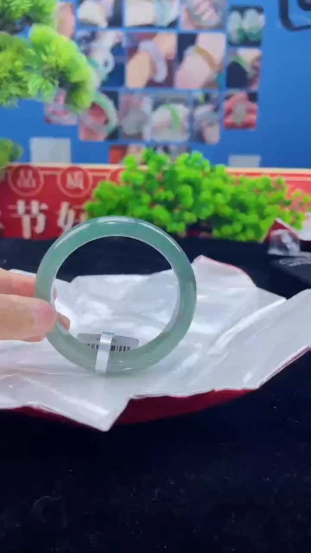 【闪购商品】翡翠手镯未镶嵌手镯3