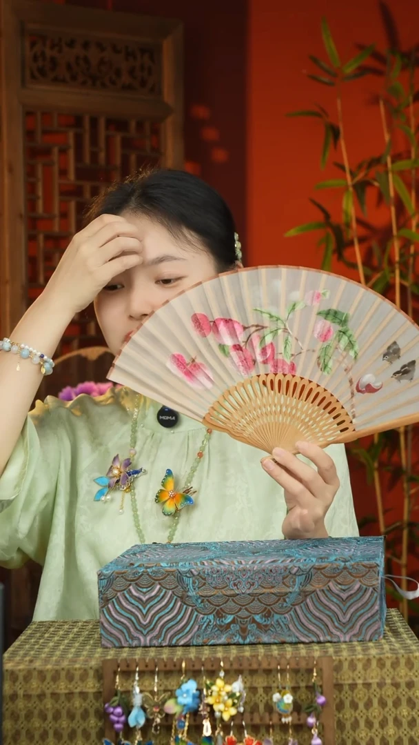 刺绣非遗苏绣折扇手绘