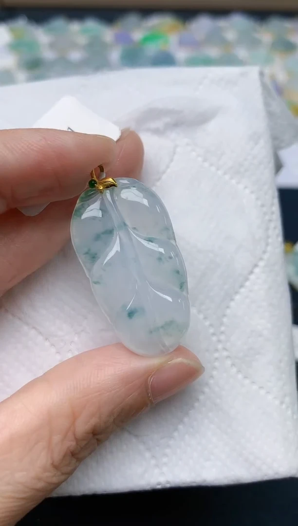 翡翠18K金镶嵌颈饰天然缅甸A货翡翠