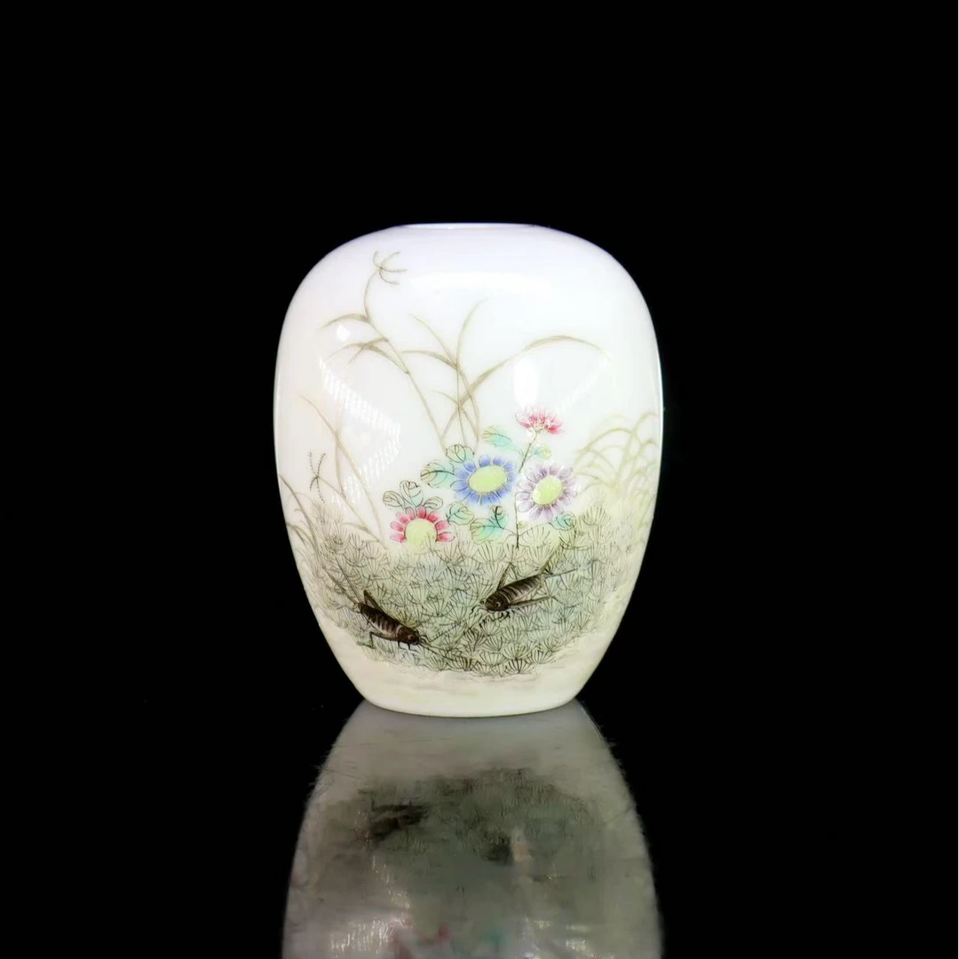 40: 民国洪宪粉彩花卉虫草蛋型水呈