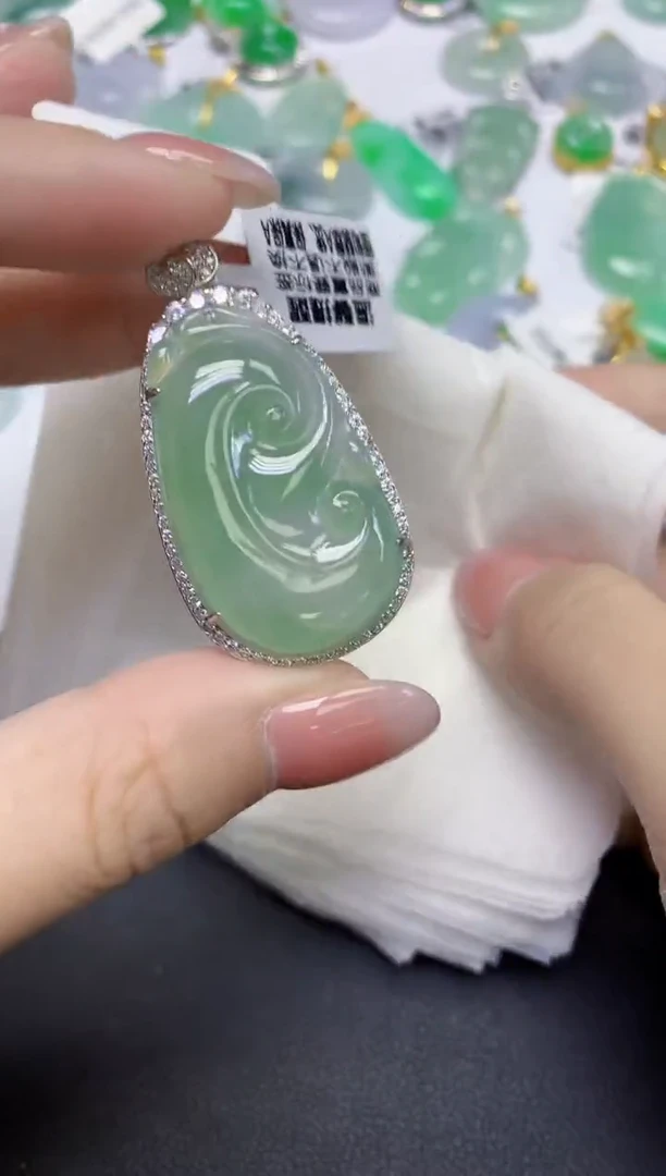 颈饰未镶嵌翡翠天然缅甸翡翠A货多样性发一件