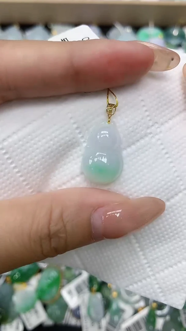 颈饰18K金镶嵌翡翠111111111