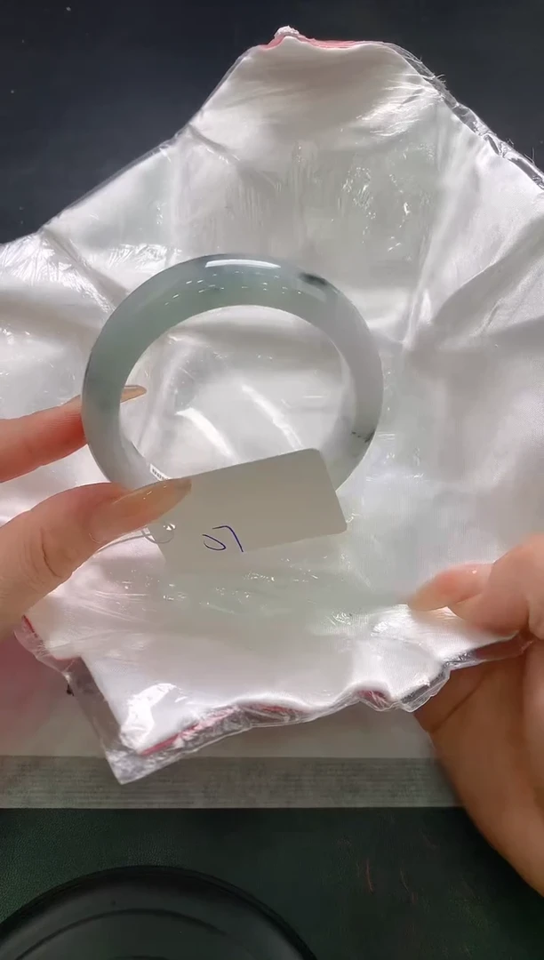 翡翠手镯未镶嵌211