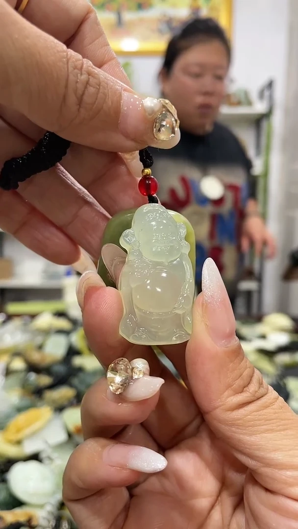 岫玉未镶嵌吊坠