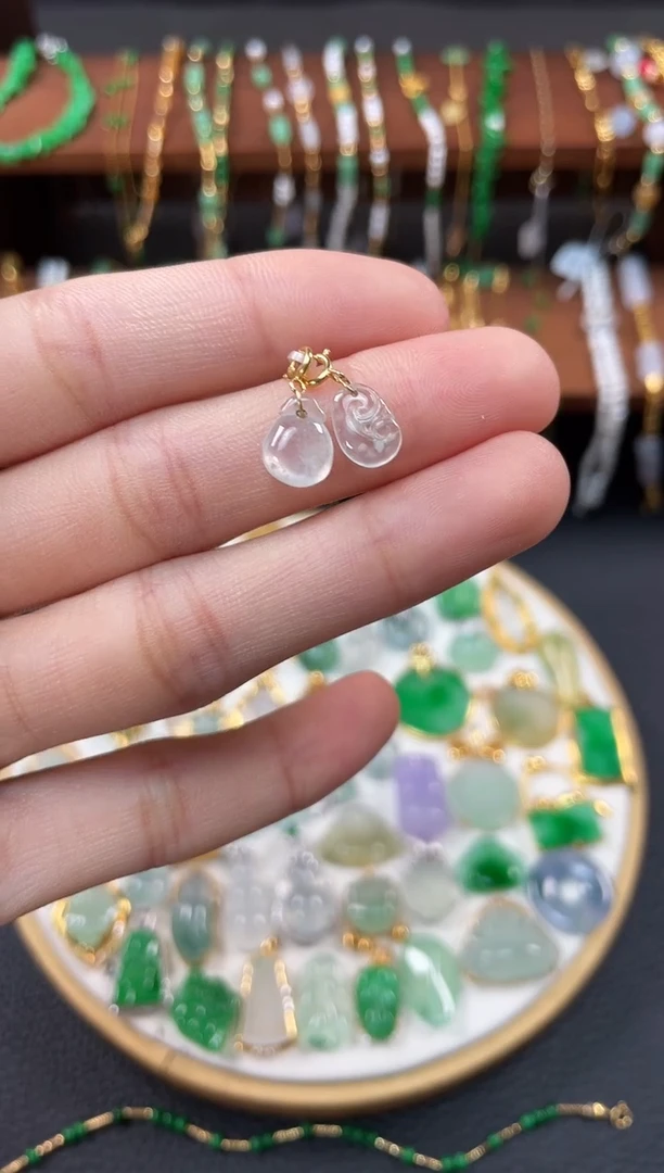 【闪购商品】翡翠吊坠(不含链)18K金镶嵌2个  JK690