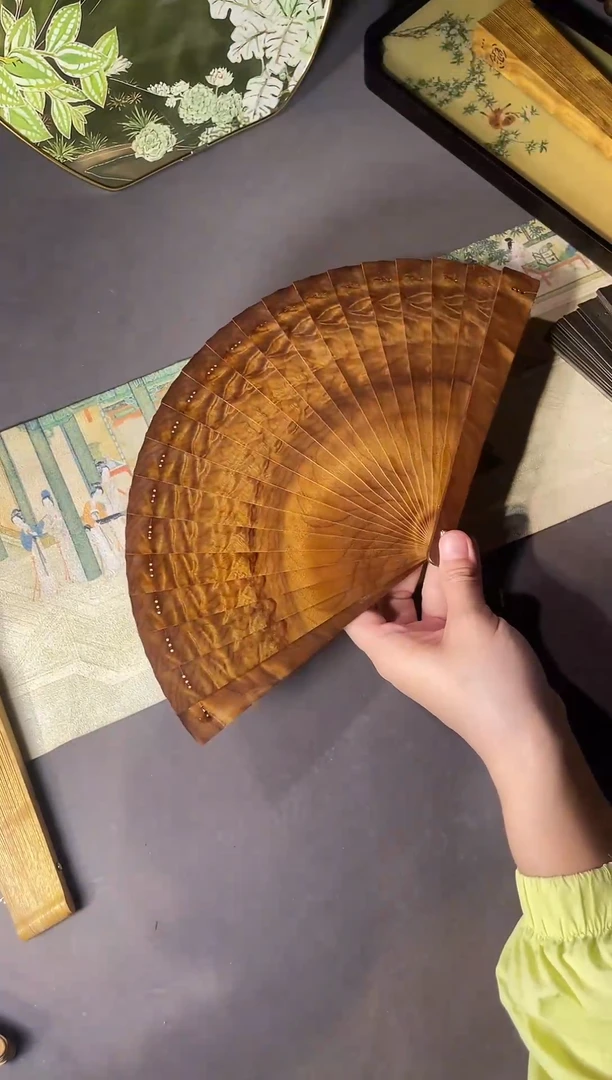 金丝楠龙胆纹金丝楠