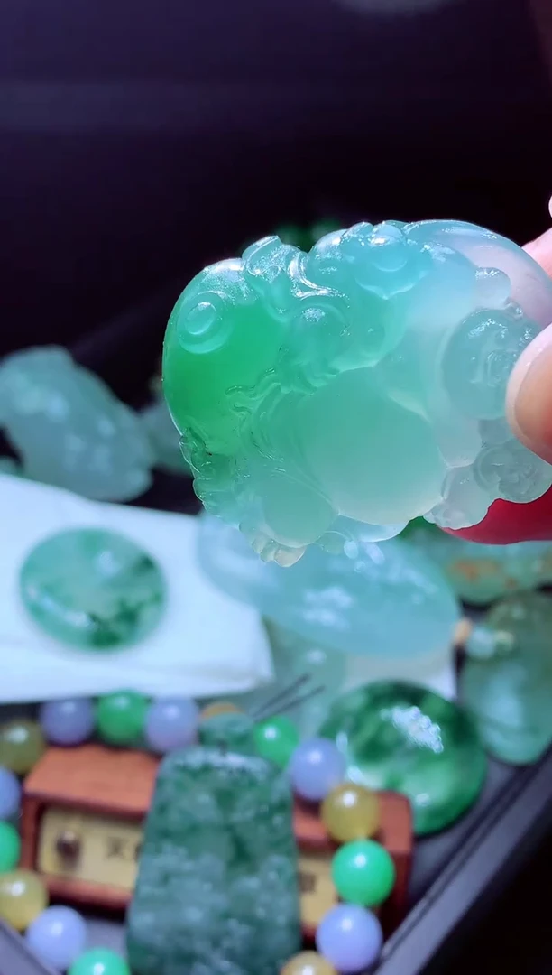 未镶嵌定制翡翠马*?毛货翡翠定制