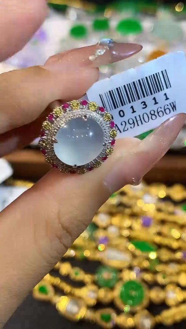 18K金镶嵌戒指翡翠SY多样性发其一