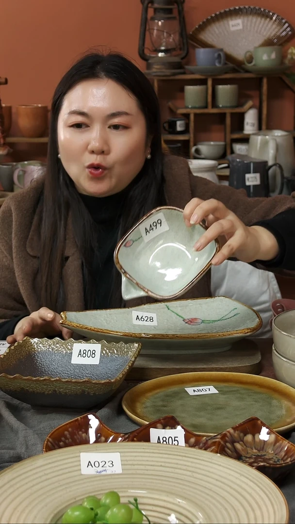 陶瓷✨****?A499 一只陶瓷带嘴方形碗可能微瑕12*6