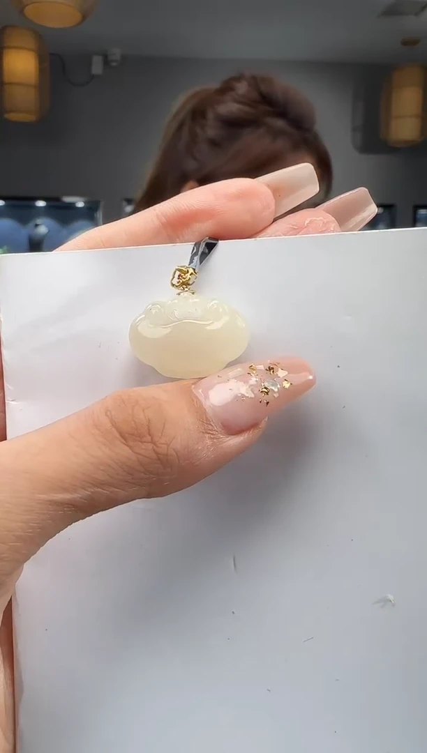 和田玉18K金镶嵌吊坠(不含链)1