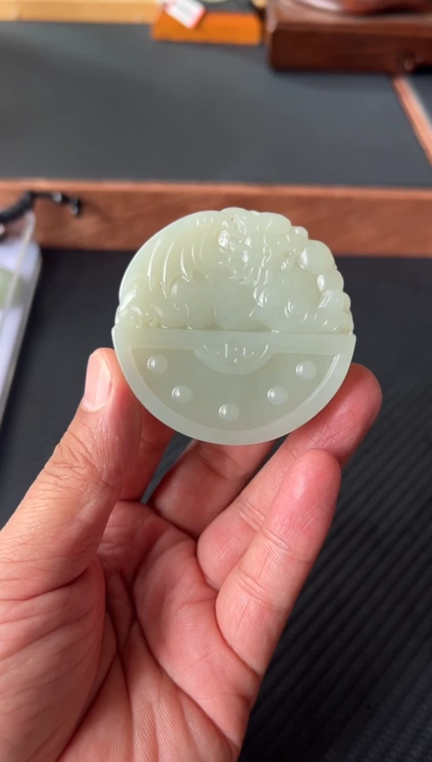 【闪购商品】和田玉未镶嵌把件且末微色差近矿