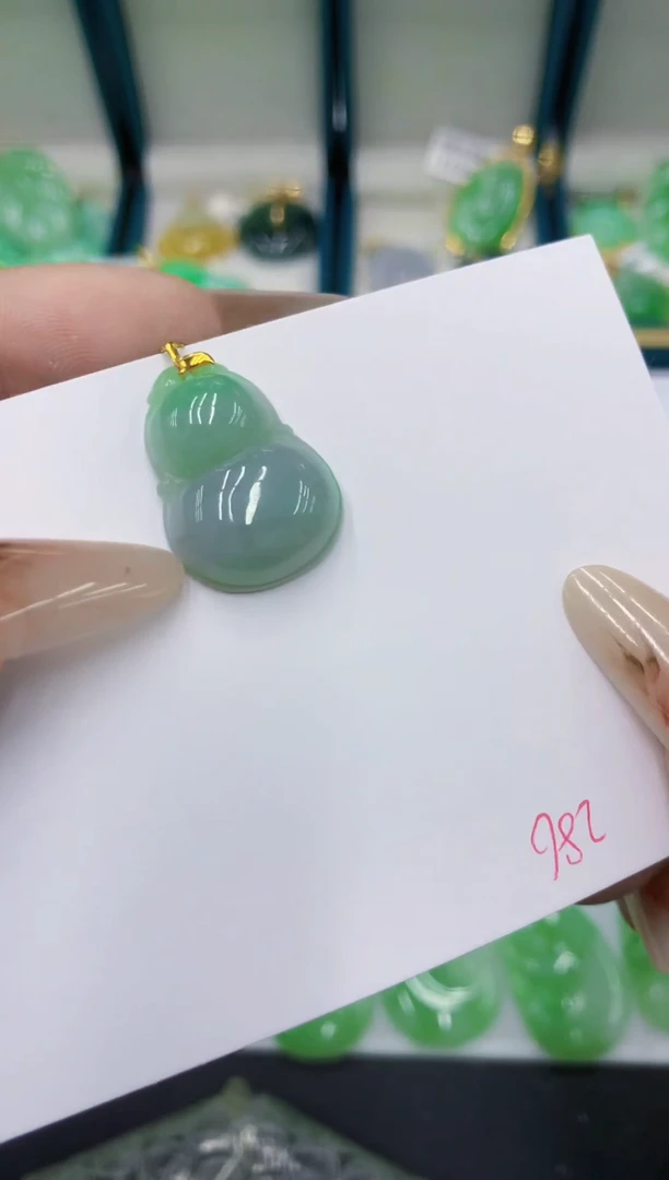 颈饰18K金镶嵌翡翠111111