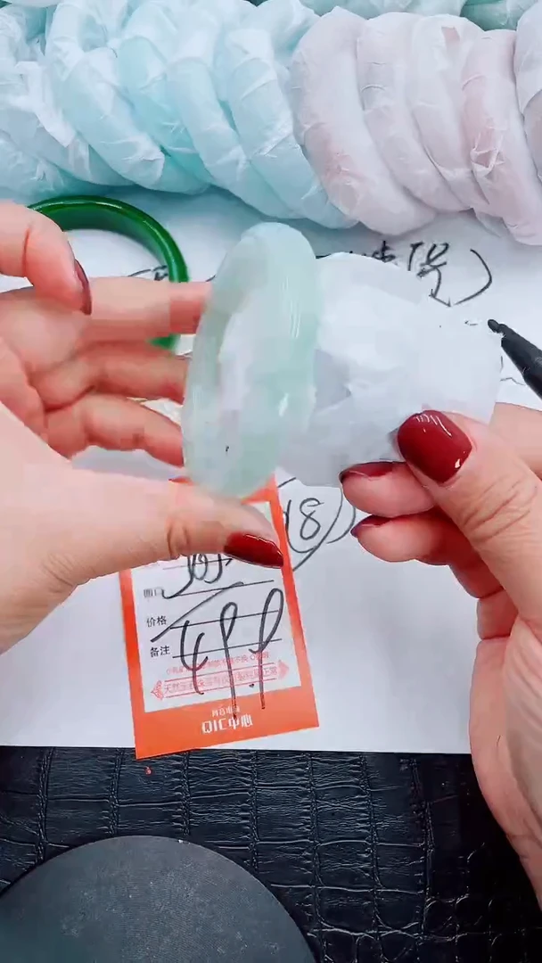 【闪购商品】石英质玉手镯未镶嵌T118-56-57