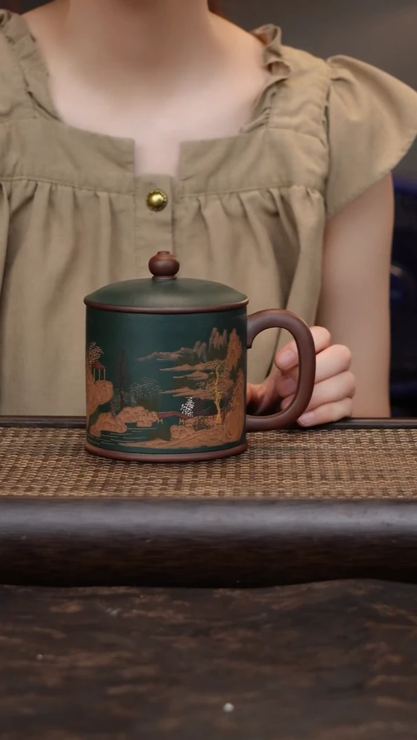 茶杯紫砂墨绿山水