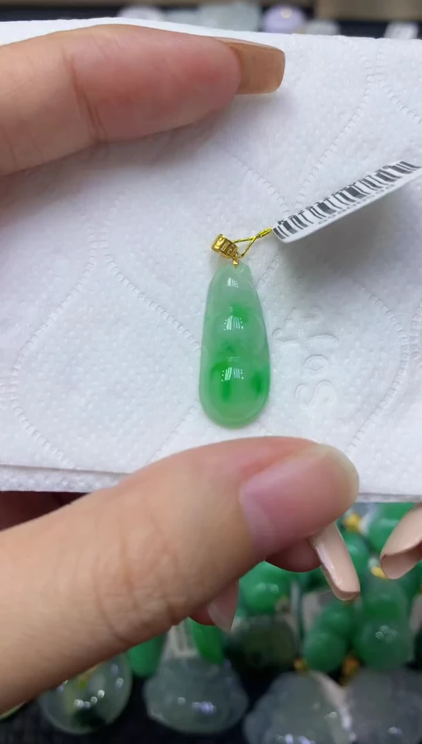 颈饰18K金镶嵌翡翠天然缅甸翡翠A货