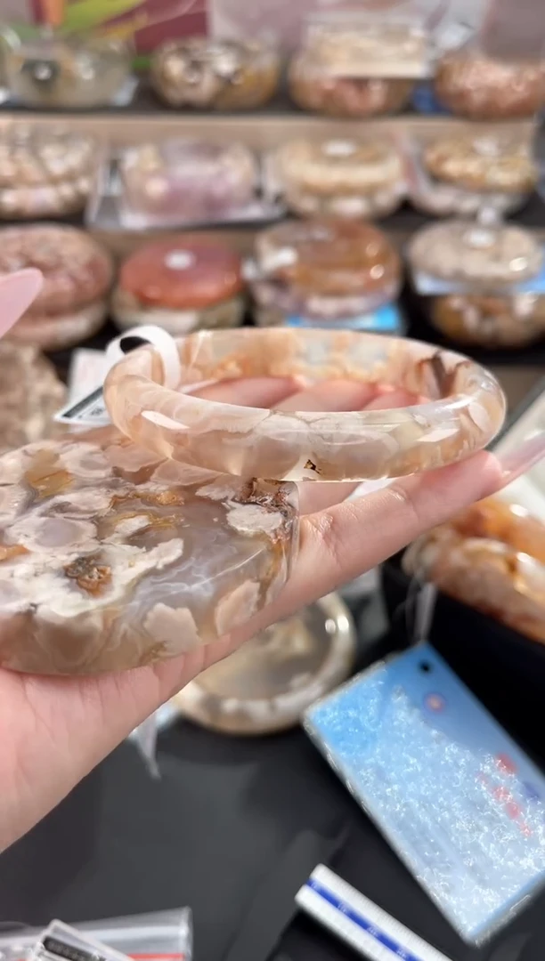 未镶嵌手镯石英质玉66