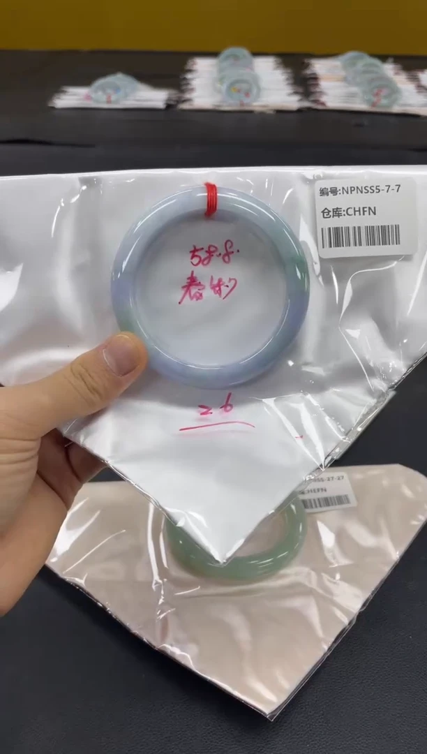 未镶嵌手镯翡翠翡翠手镯