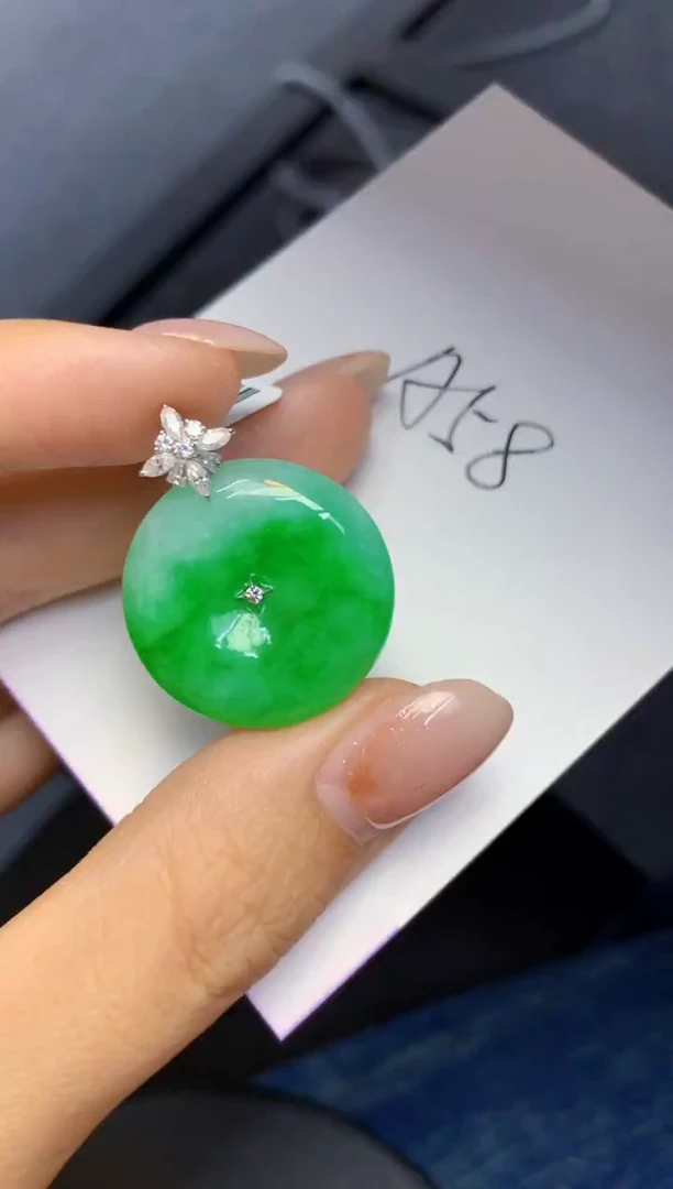 颈饰18K金镶嵌翡翠天然A货缅甸翡翠百元以上9元证书费自理