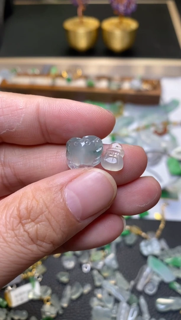 翡翠未镶嵌颈饰翡翠32911