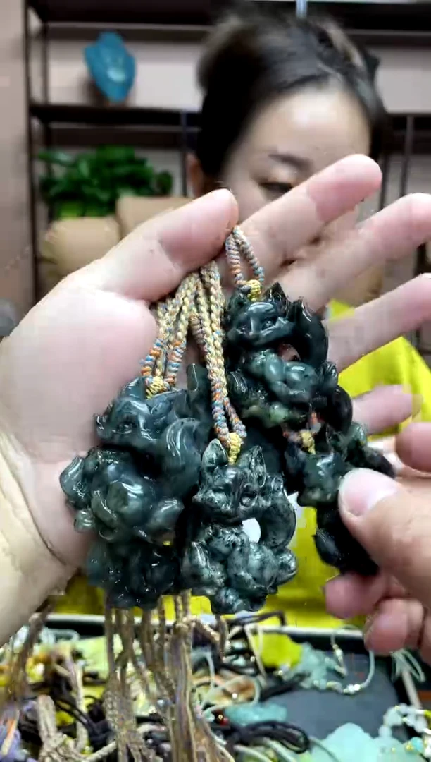 【闪购商品】岫玉吊坠未镶嵌多样性发货其中一件