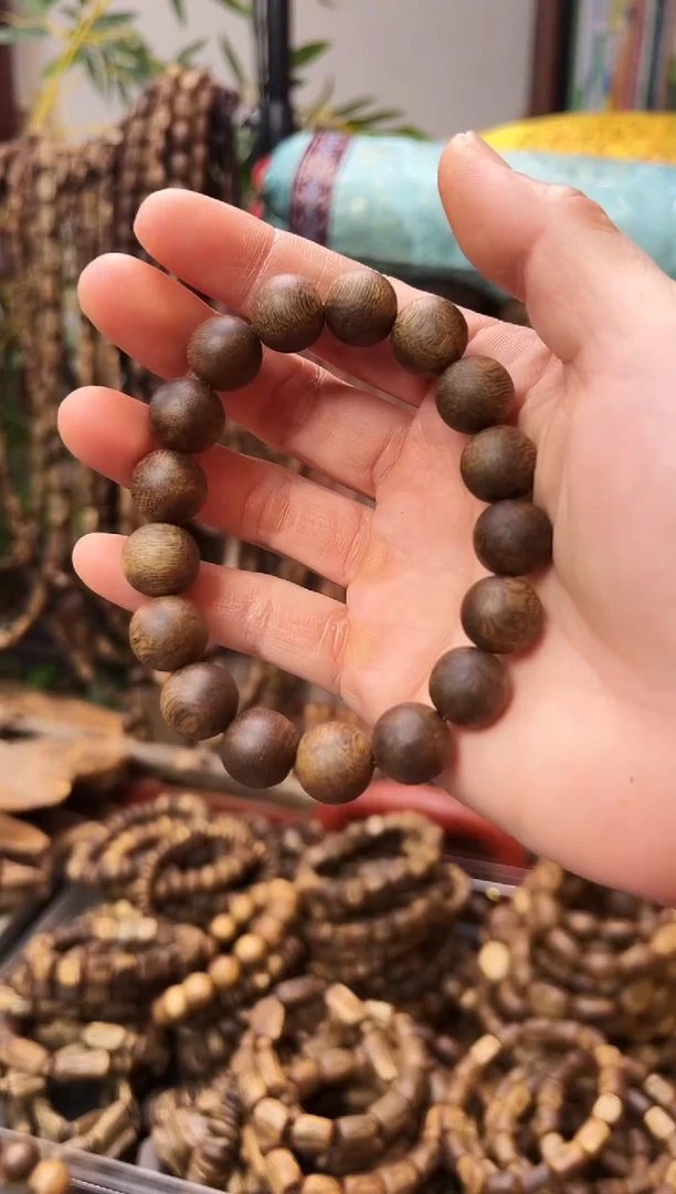 沉香手串棋楠乌身圆珠单圈