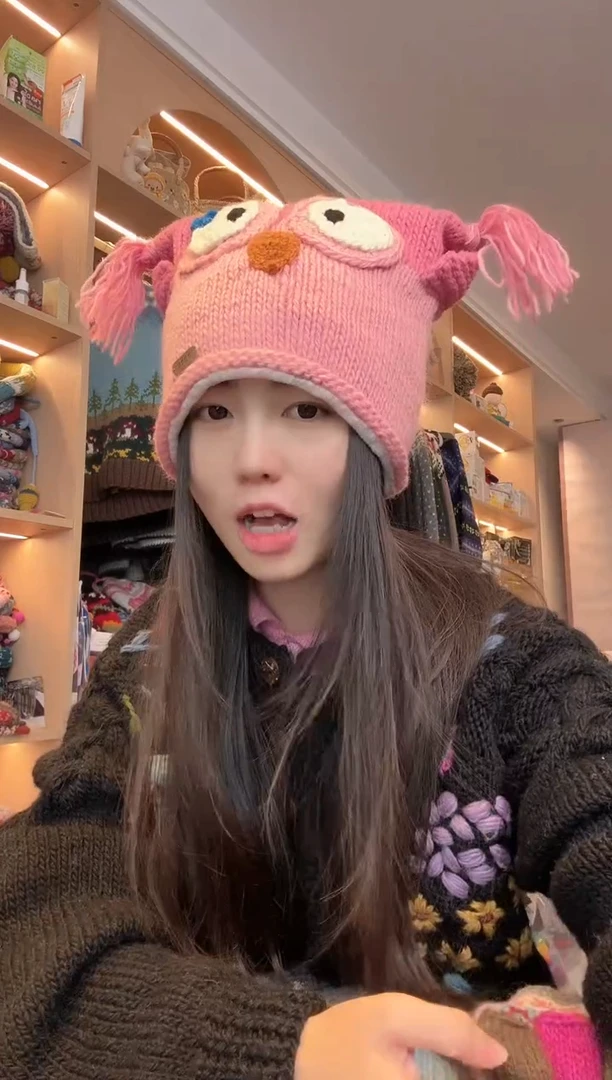 羊毛粉色猫头鹰帽